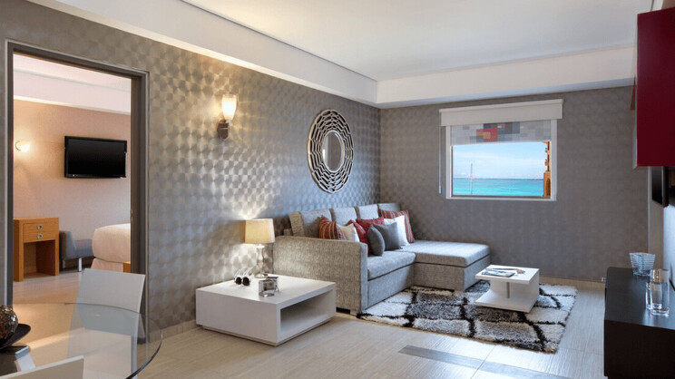  Junior Suite Lagoon View